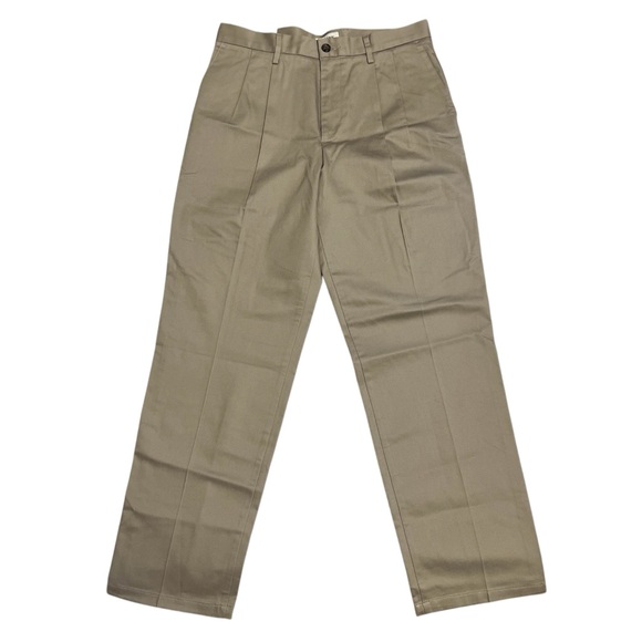 Dockers Classic NWT - Men’s Khaki Pants Sz.32W - Picture 3 of 5